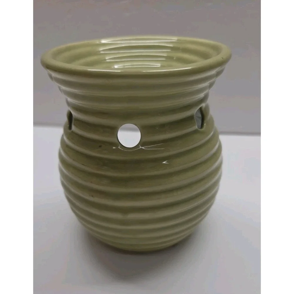 Two Yankee Candle Wax Tart Warmers 5
